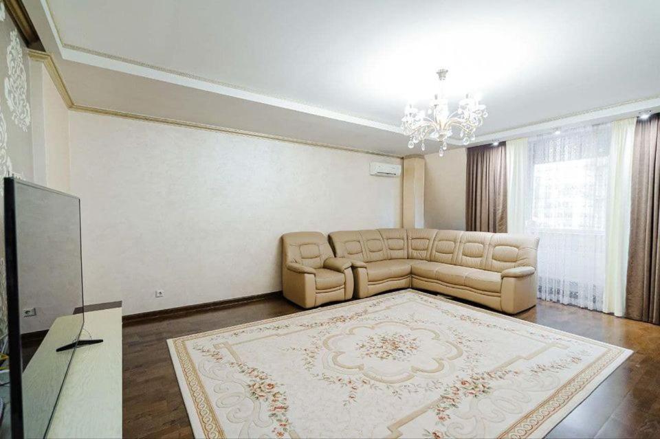 Cathedral Park And Pedestrian Zone Ultracentral Cozy Apartment In Chişinău Extérieur photo